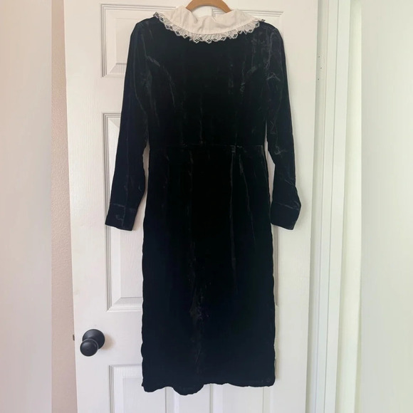 Sweet Baby Jamie
Black Collared Velvet Dress size small - Picture 9 of 14